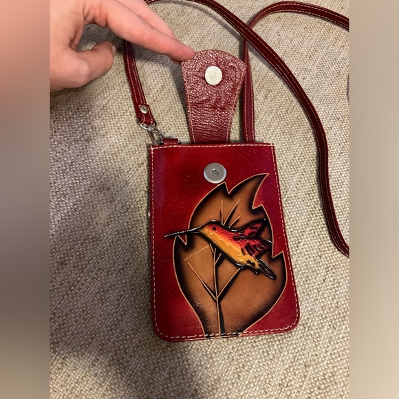 Hummingbird leather crossbody bag - Picture 3 of 5